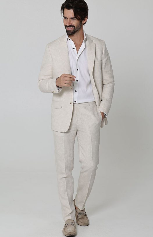 Beach Wedding Attire for Men | Wedding Tropics Beach Wedding Attire for Men | Wedding Tropics